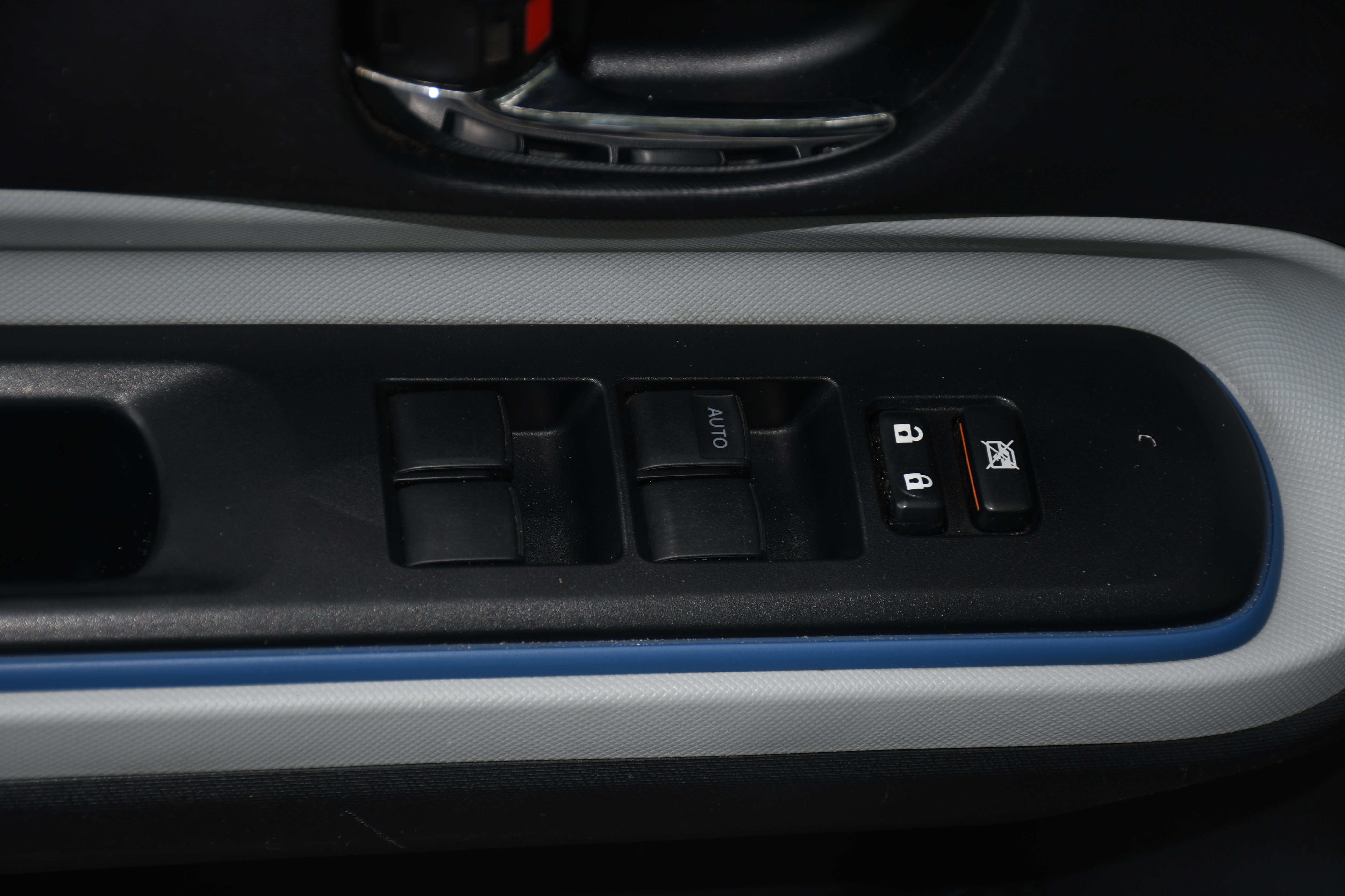 Used 2013 Toyota Prius C Three FWD image 10