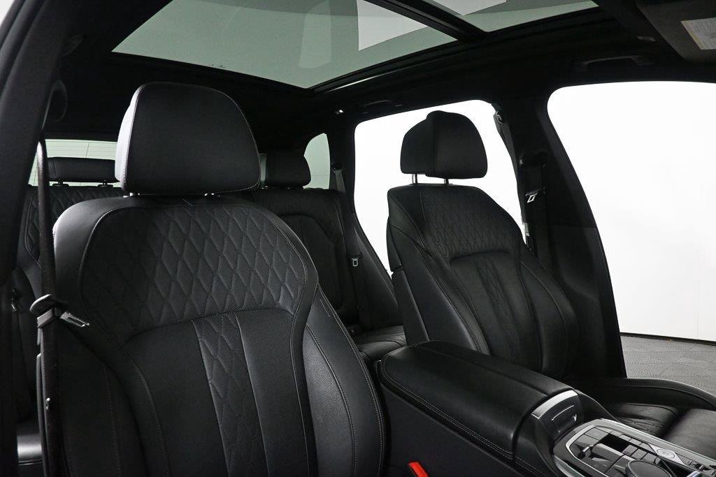 Used 2025 BMW X5 xDrive50e AWD/4WD image 18