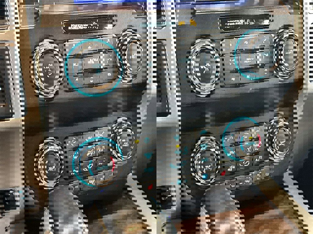 Used 2020 Ford F150 Lariat image 21