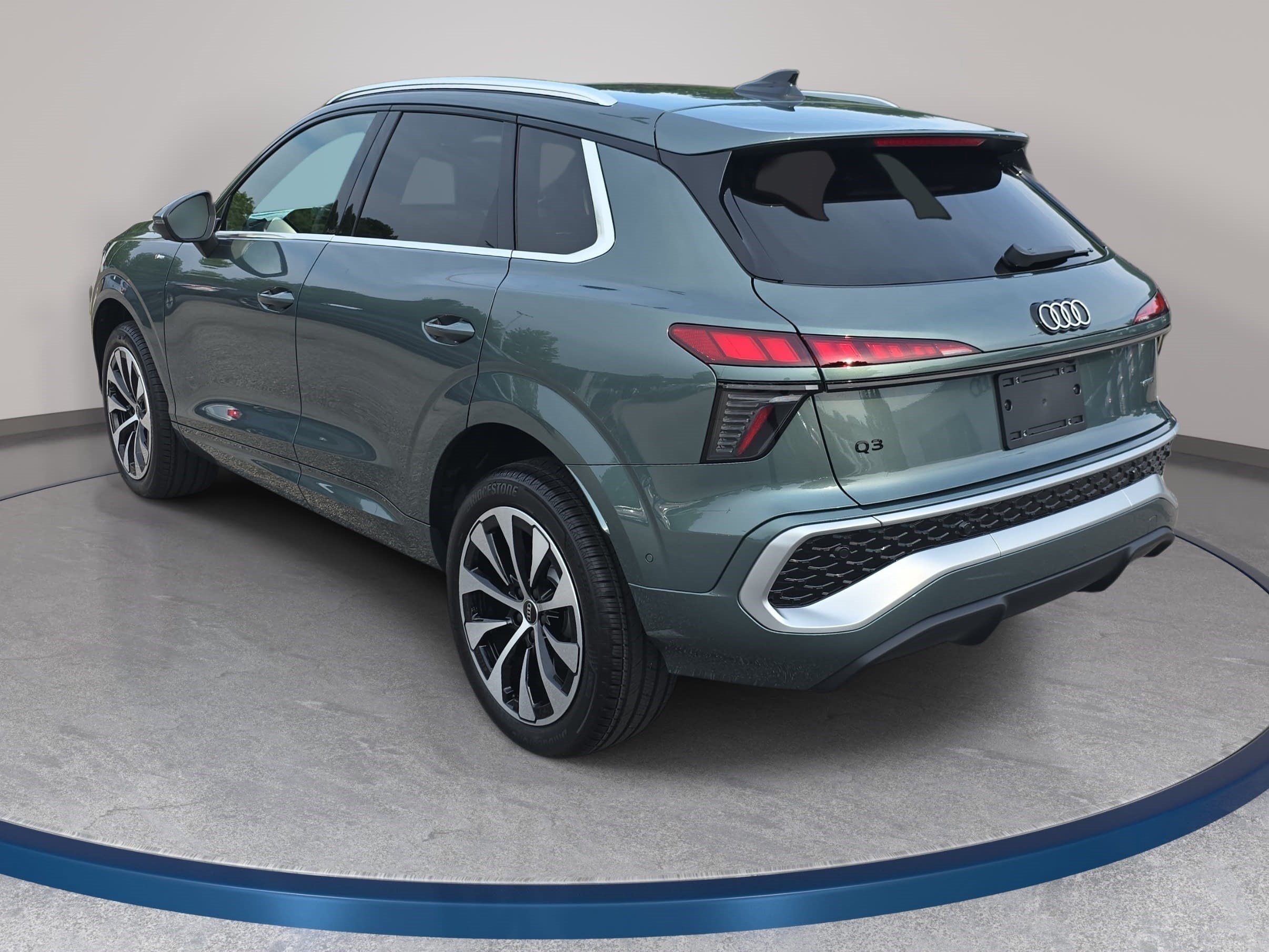 New 2026 Audi Q3 quattro 2.0T AWD/4WD image 8