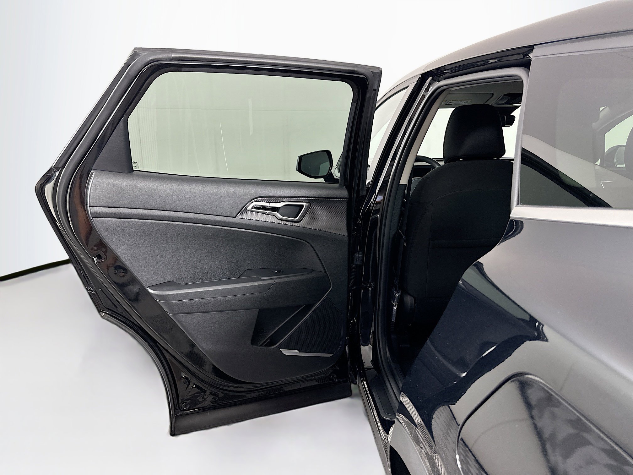 Used 2025 Kia Sportage LX image 24