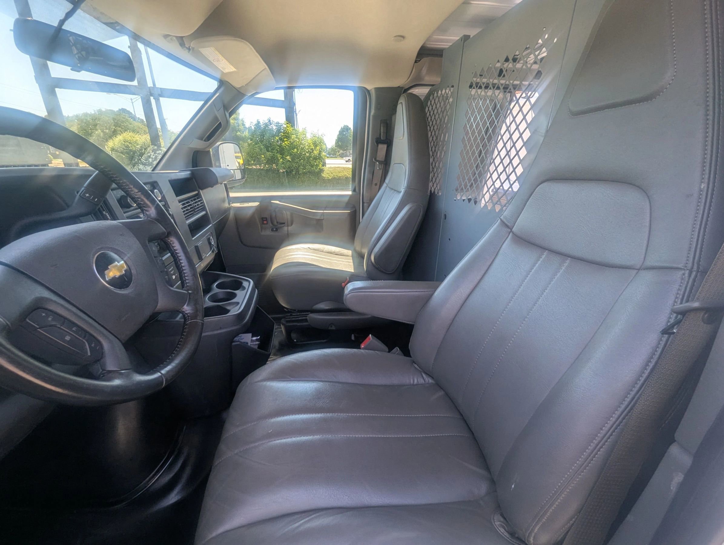 Used 2021 Chevrolet Express 2500 w/ Driver Convenience Package RWD image 9