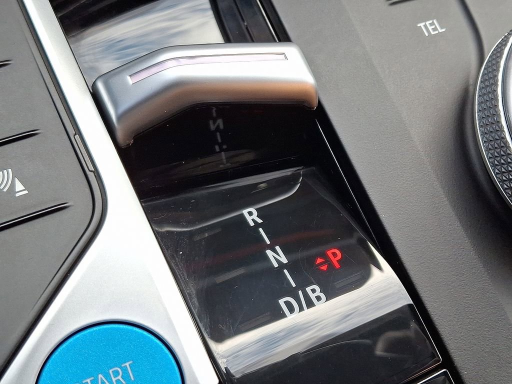 Used 2025 BMW i4 xDrive40i w/ Premium Package image 15