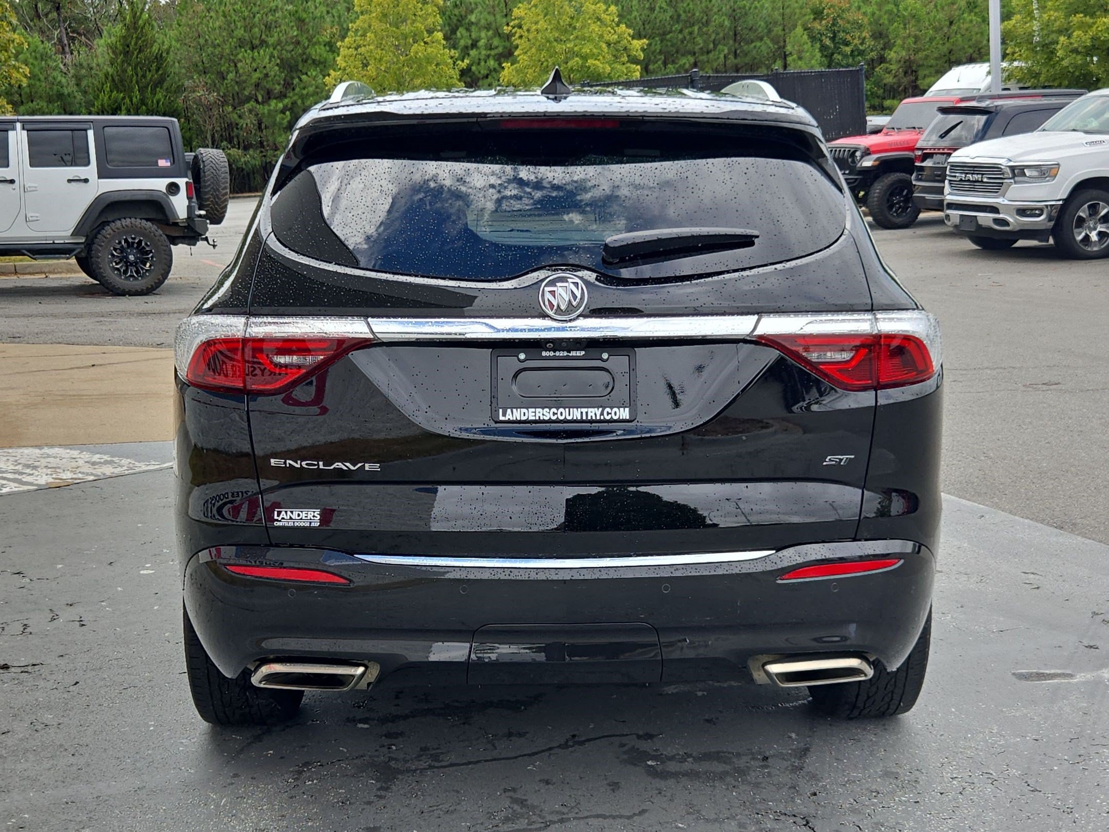 Used 2022 Buick Enclave Essence w/ Experience Buick Package FWD image 6