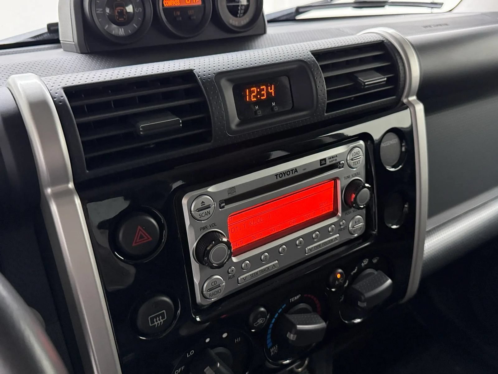 Used 2014 Toyota FJ Cruiser 4WD w/ Upgrade Package image 29