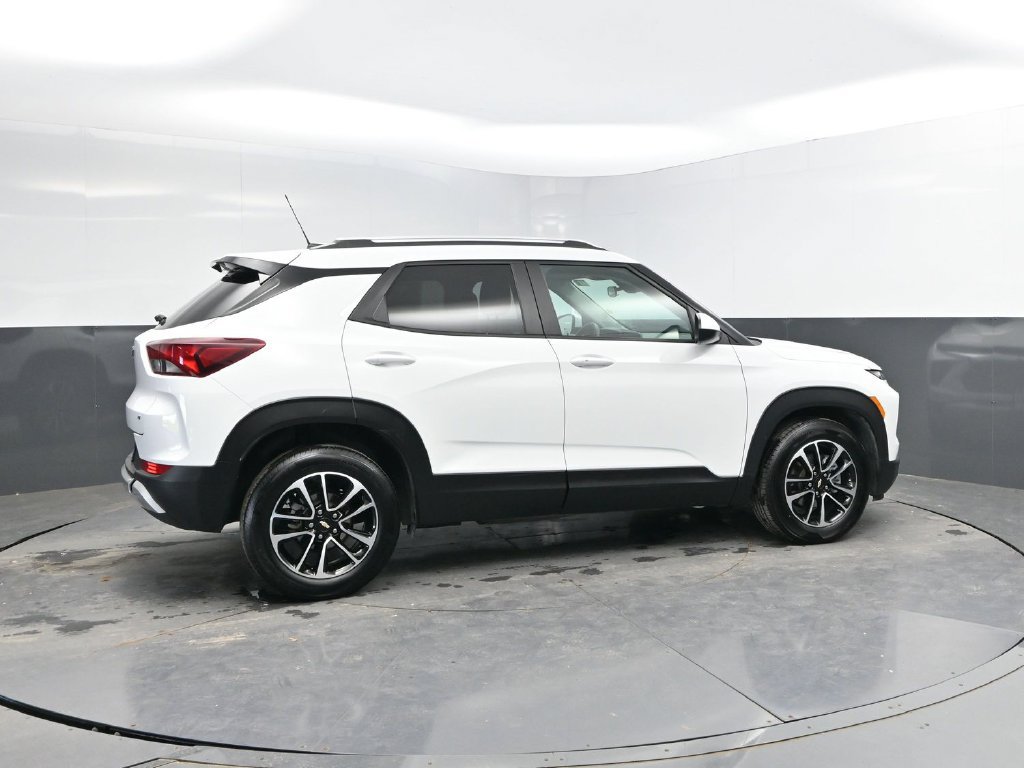 Used 2025 Chevrolet TrailBlazer LT FWD image 8