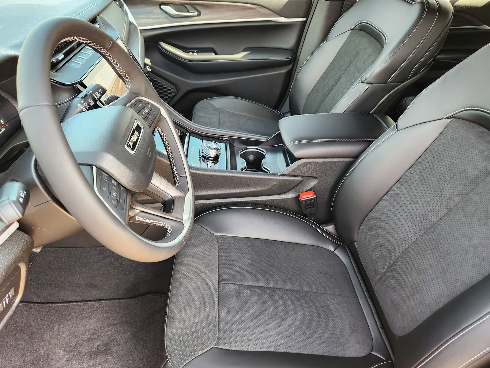 New 2026 Jeep Grand Cherokee Altitude AWD/4WD image 21