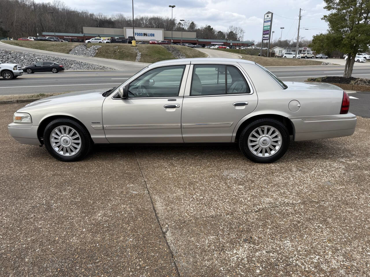 Used 2011 Mercury Grand Marquis LS image 8