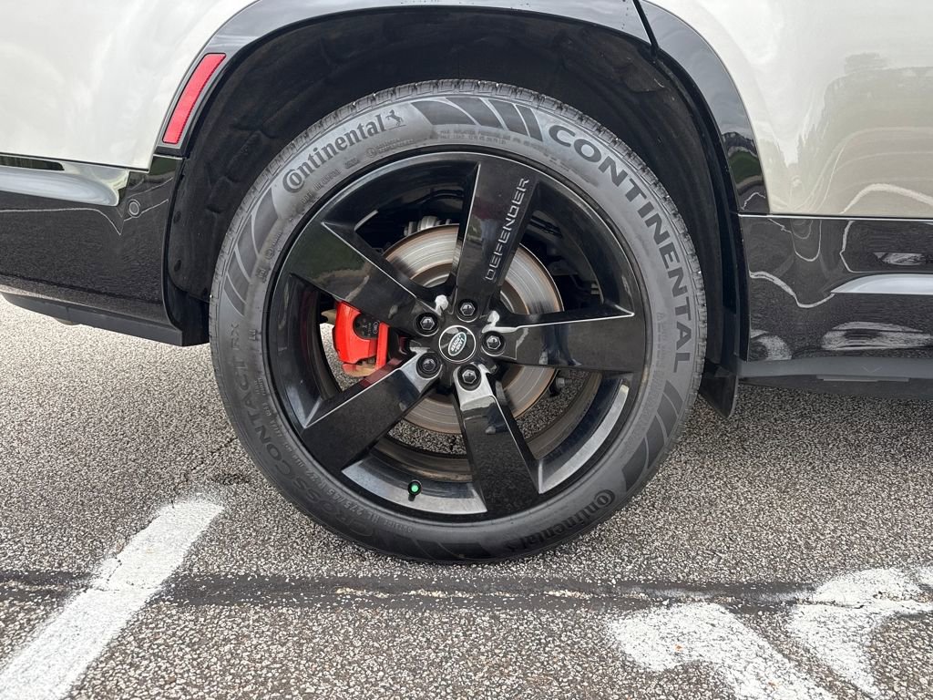 New 2024 Land Rover Defender 130 X image 27