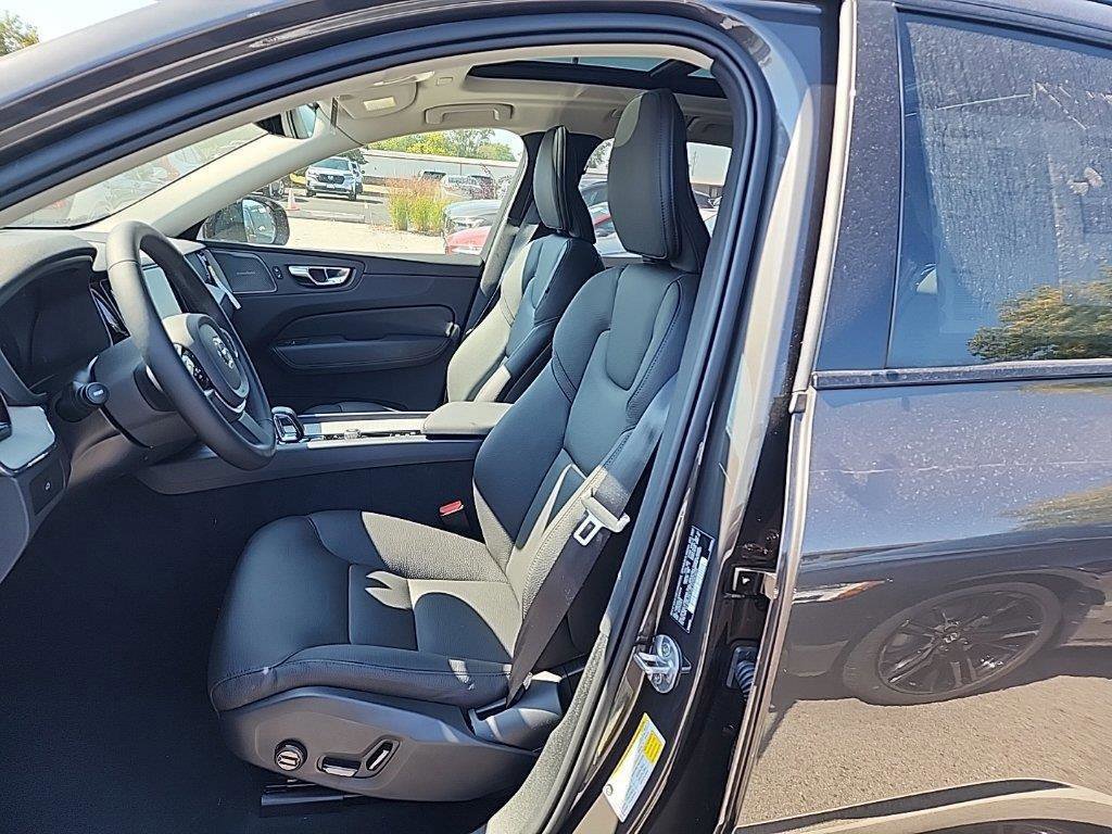 Used 2025 Volvo XC60 B5 Plus w/ Protection Package Premier image 5