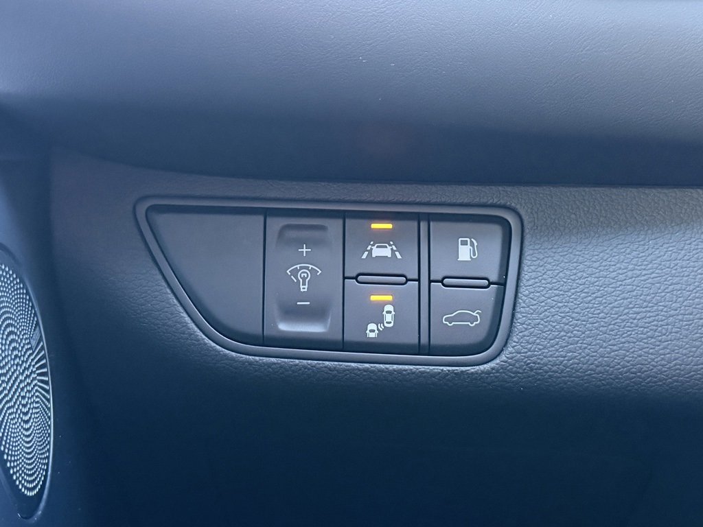 Used 2019 Genesis G70 2.0T Advanced w/ Dynamic Package image 29