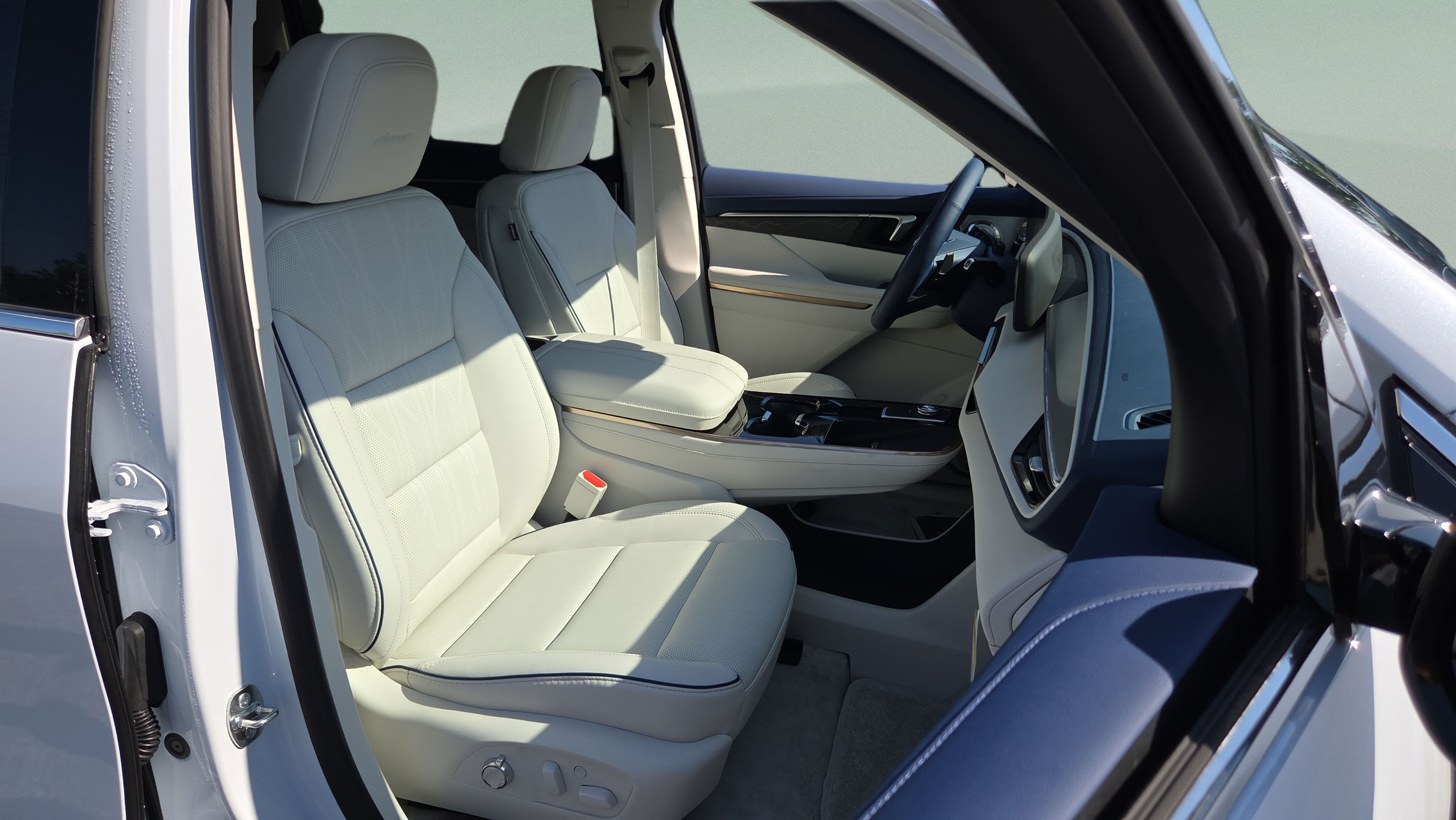 New 2026 Buick Enclave Avenir w/ Super Cruise Package FWD image 15