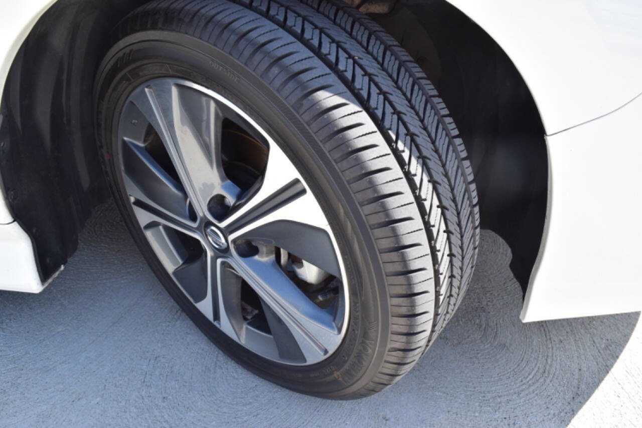 Used 2019 Nissan Leaf SV w/ SV Technology Package image 5