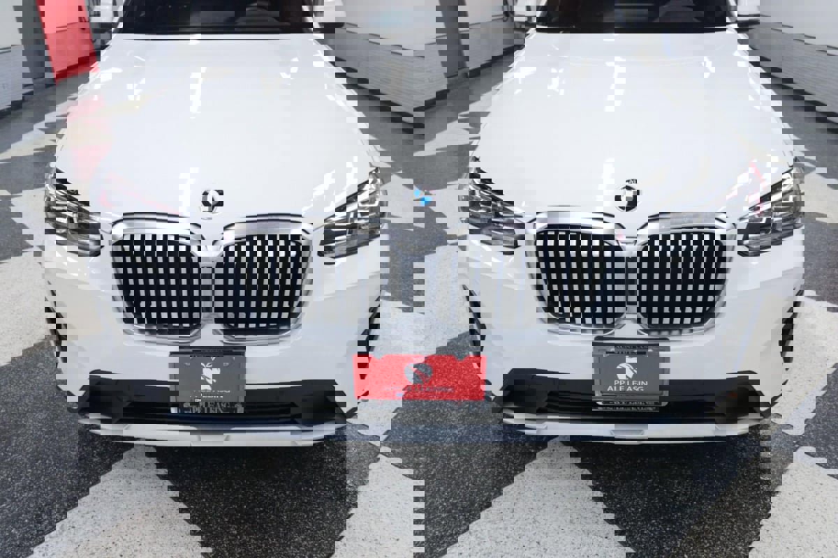 Used 2024 BMW X3 sDrive30i w/ Premium Package image 4