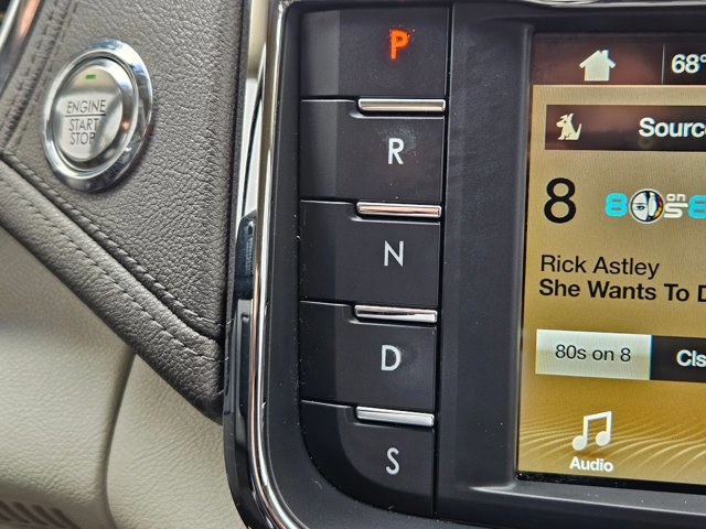 Used 2017 Lincoln Continental Premiere image 11