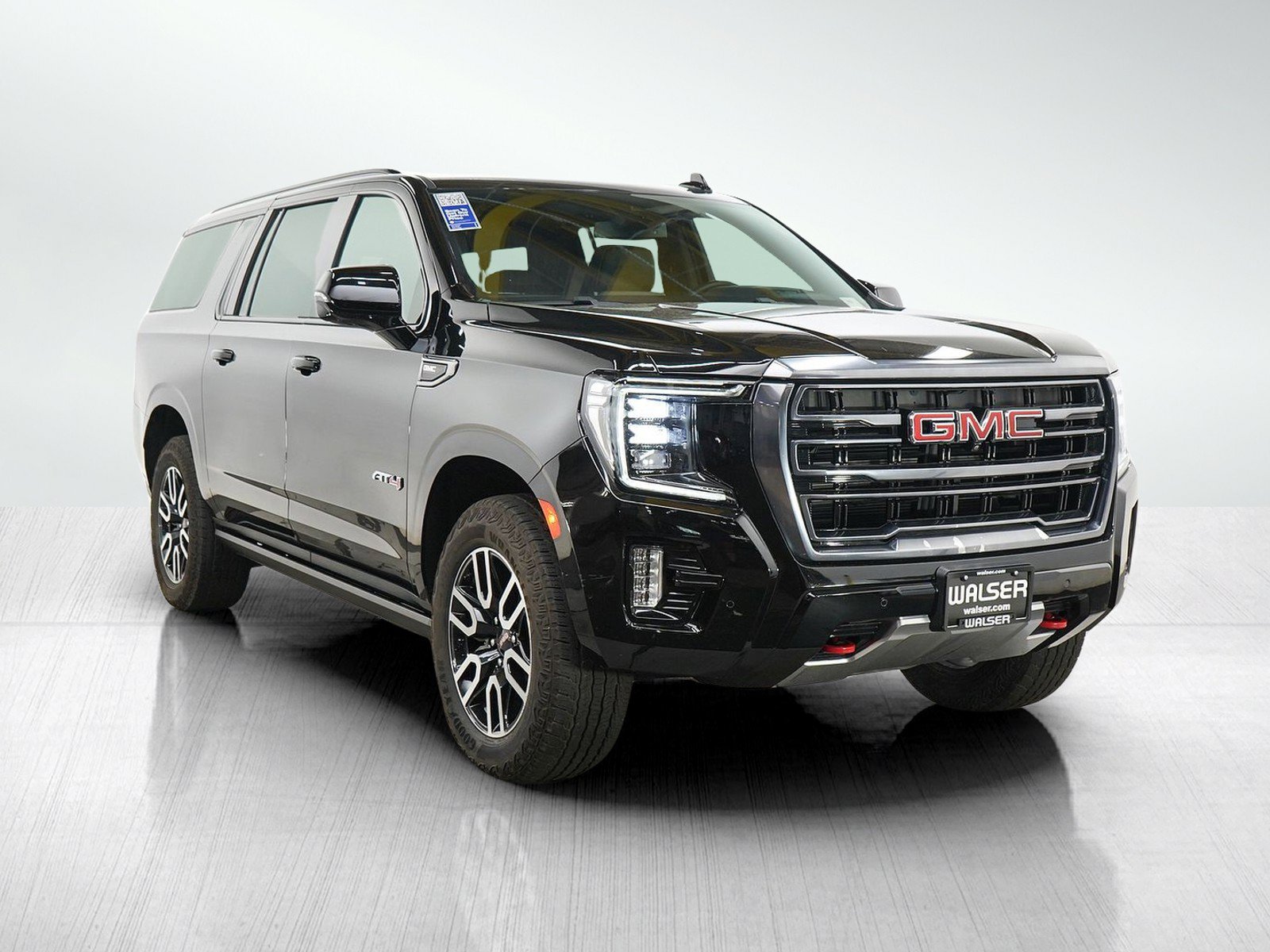 Used 2024 GMC Yukon XL AT4 w/ AT4 Premium Package AWD/4WD image 9