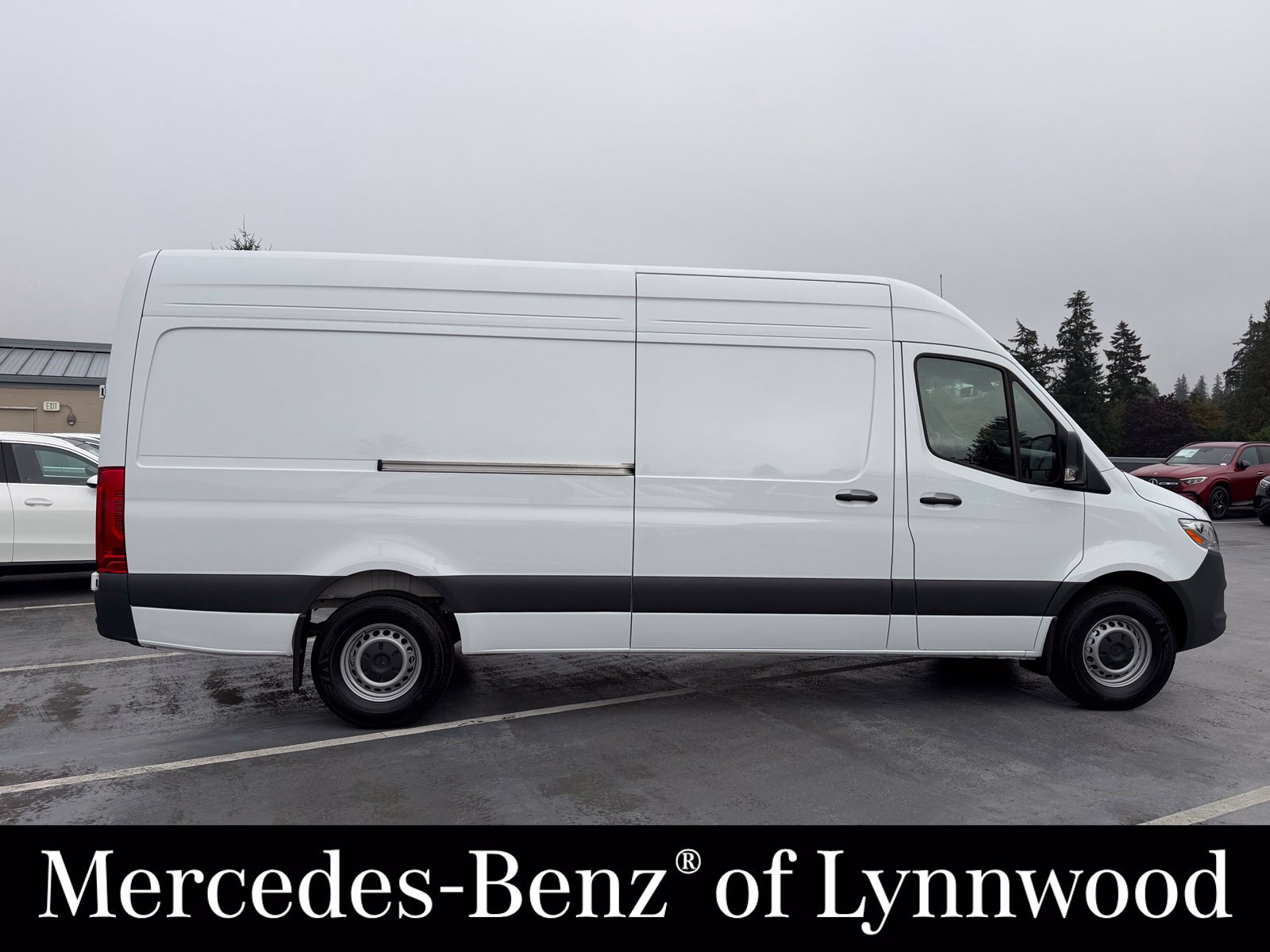Used 2025 Mercedes-Benz Sprinter 2500 image 5
