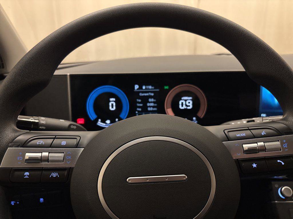 New 2025 Hyundai Tucson SE image 16