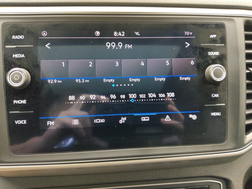 Used 2021 Volkswagen Atlas Cross Sport SE w/ Panoramic Sunroof Package FWD image 25