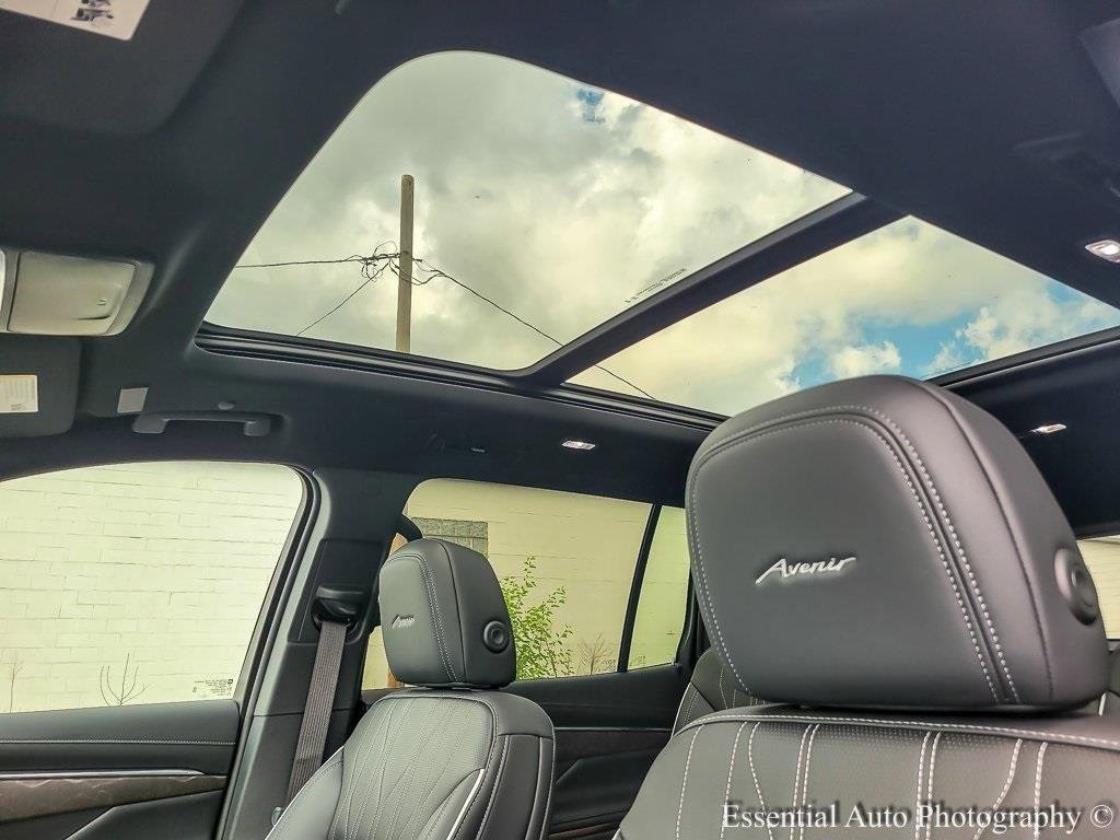 Used 2025 Buick Enclave Avenir w/ Super Cruise Package image 10
