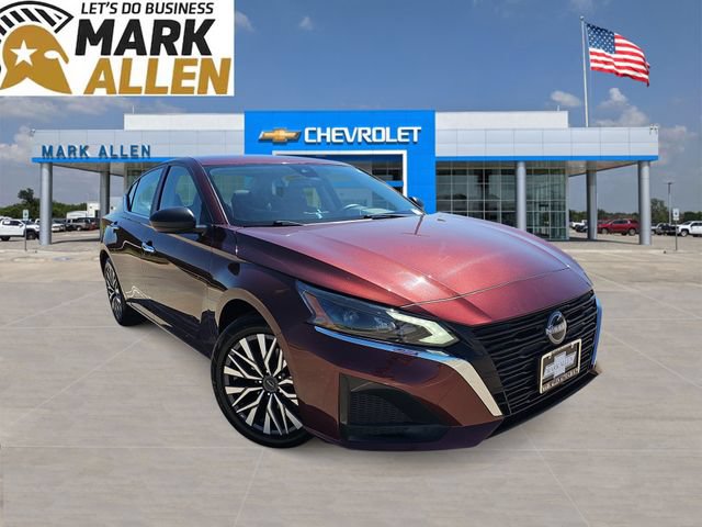 Used 2025 Nissan Altima 2.5 SV