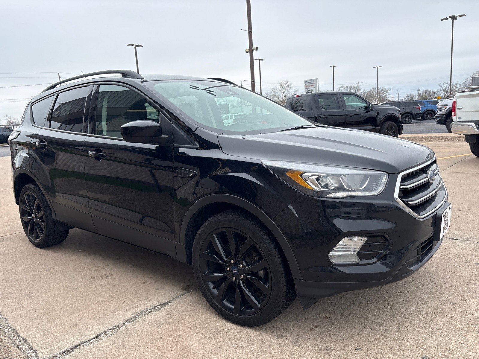 Used 2018 Ford Escape SE w/ SE Sport Appearance Package image 7