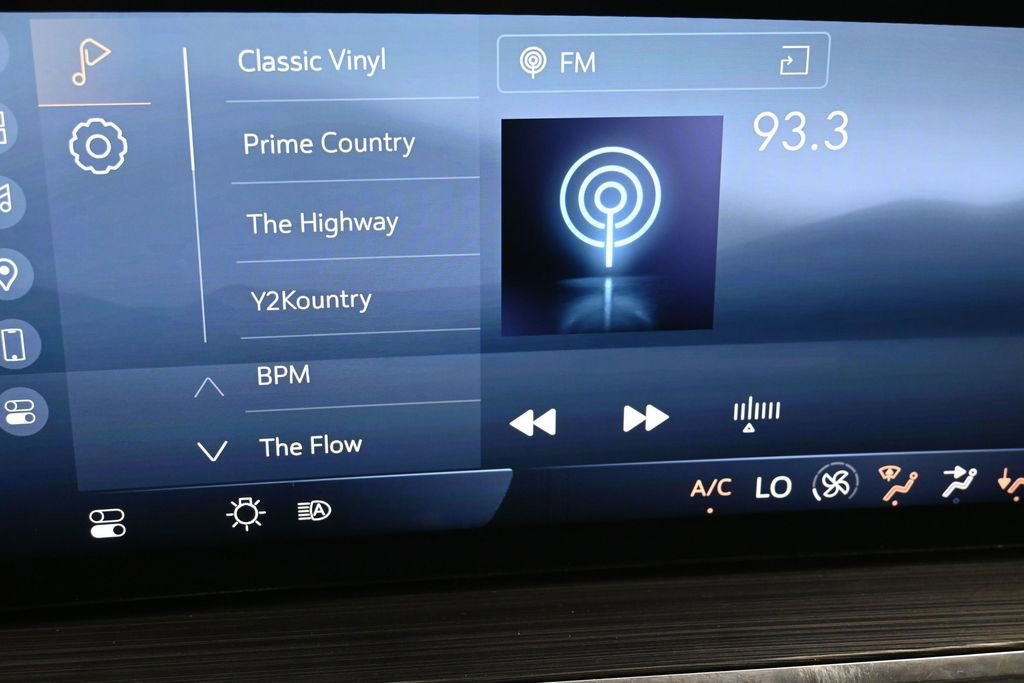 Used 2024 Buick Envision Preferred AWD/4WD image 31