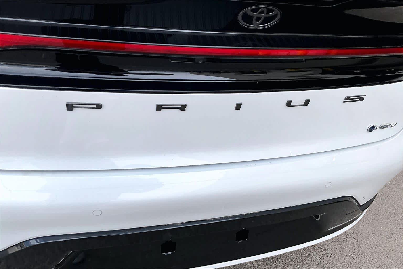Used 2024 Toyota Prius Limited FWD image 31