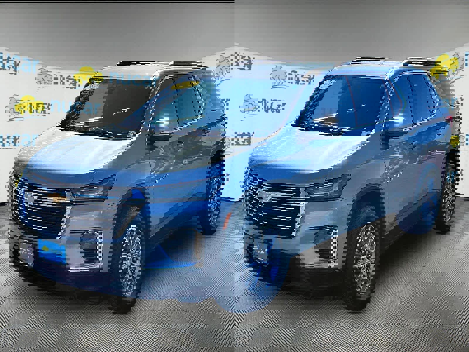 Used 2023 Chevrolet Traverse LT image 3