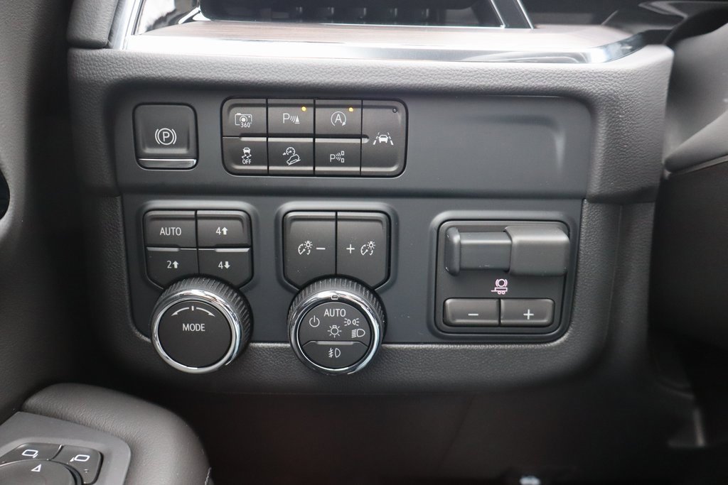 New 2025 Chevrolet Suburban LT w/ Advanced Technology Package image 16