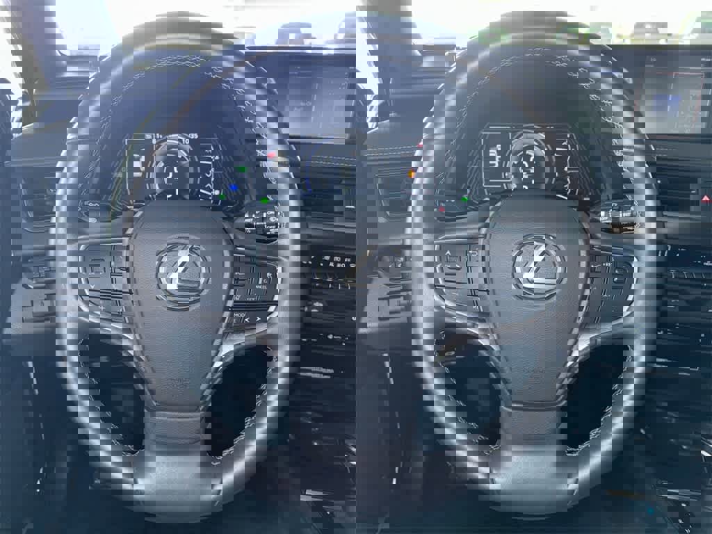 Used 2022 Lexus UX 250h w/ Premium Package image 15