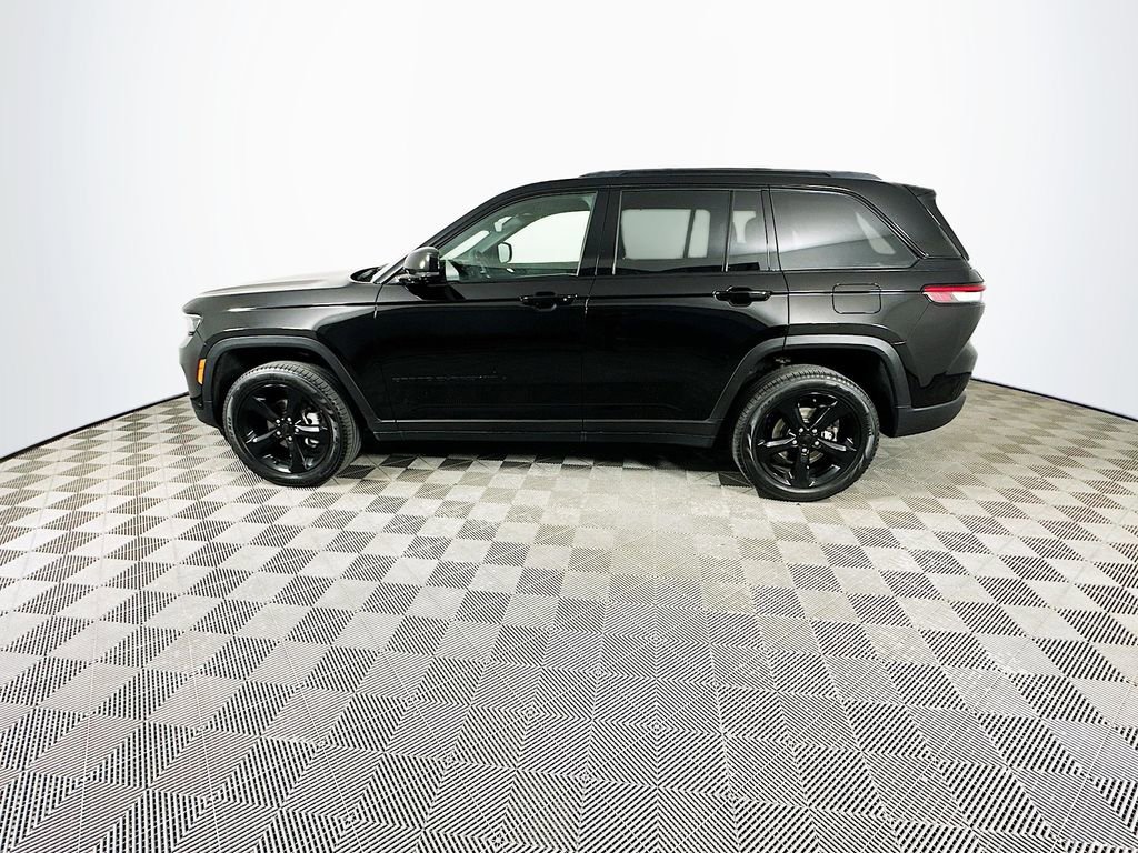 Certified 2025 Jeep Grand Cherokee Limited w/ Luxury Tech Group II image 7