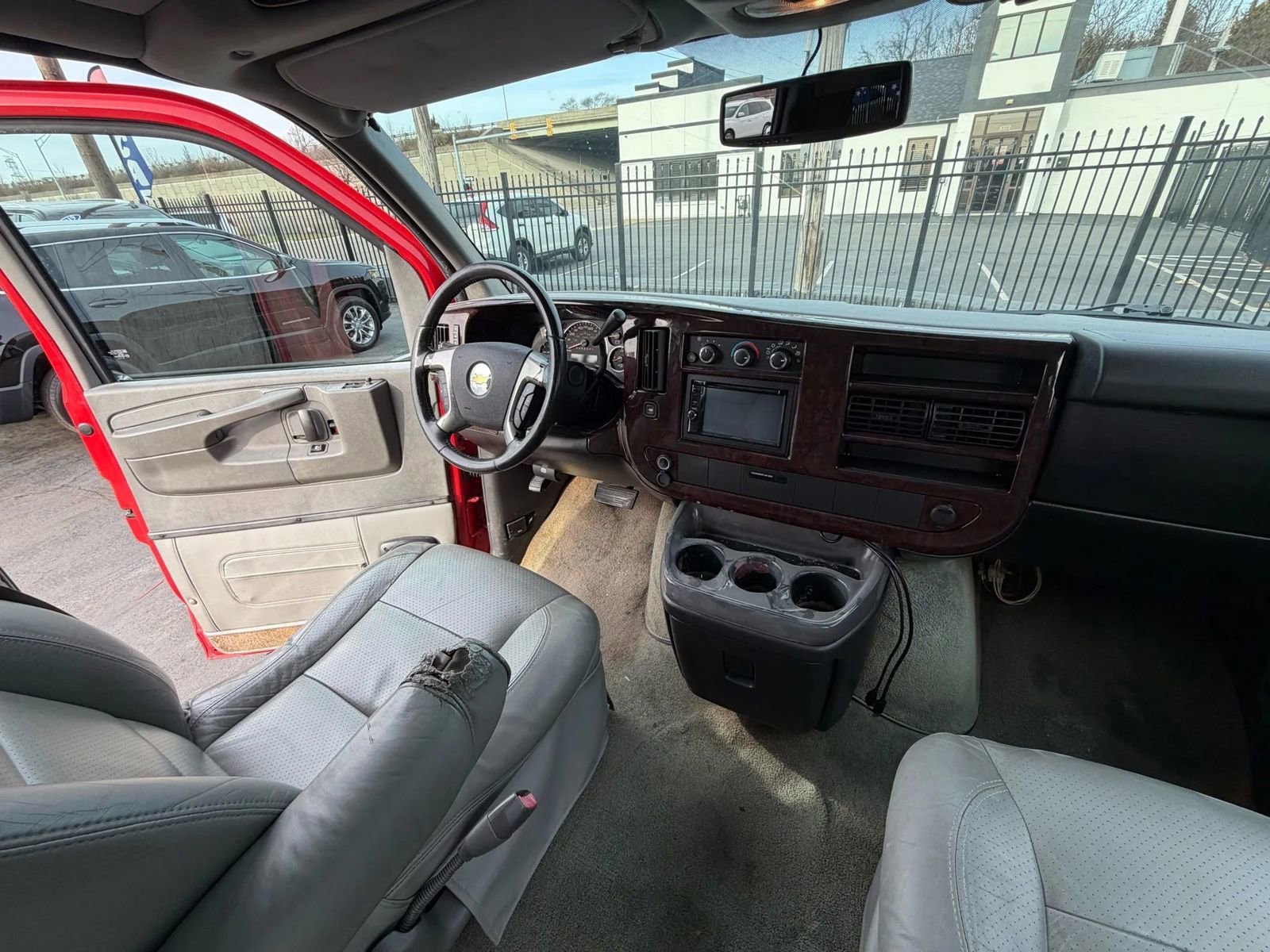 Used 2010 Chevrolet Express 1500 w/ Power Package image 29