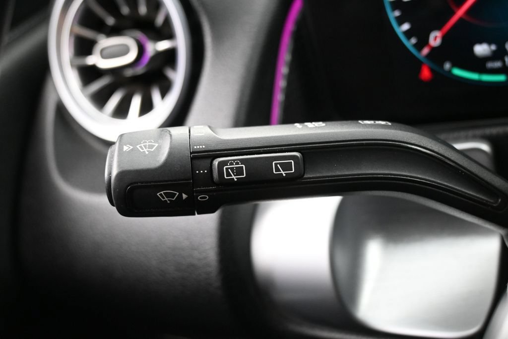 Used 2022 Mercedes-Benz EQB 350 4MATIC image 19