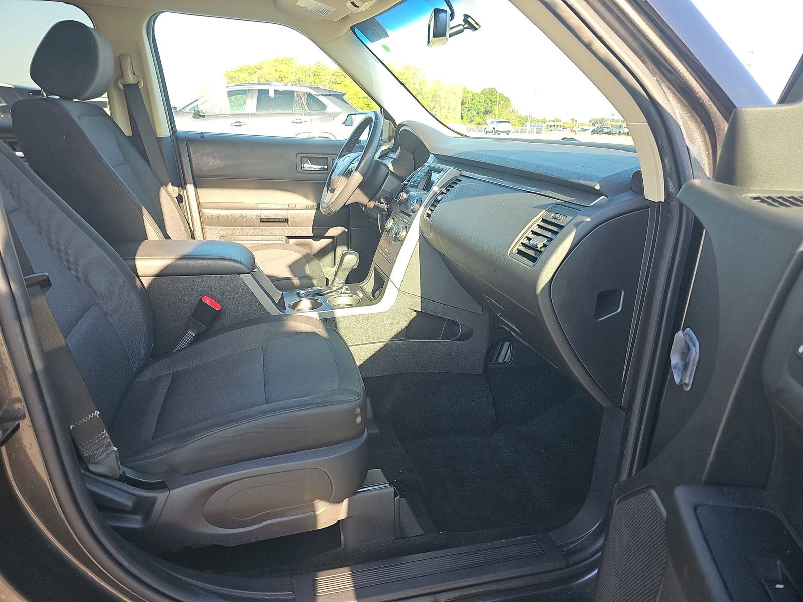 Used 2019 Ford Flex SE FWD image 11