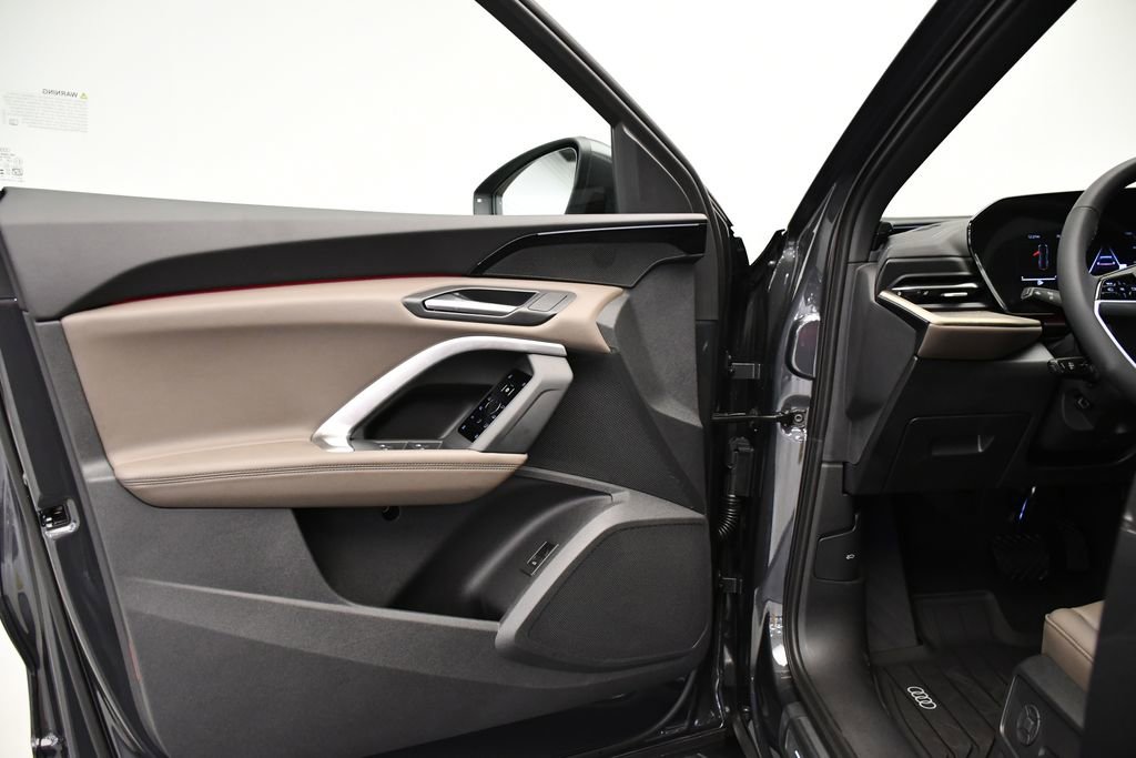 Used 2025 Audi Q5 Premium w/ Convenience Package image 30