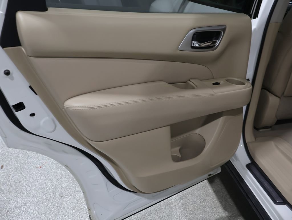 Used 2013 Nissan Pathfinder SL image 19