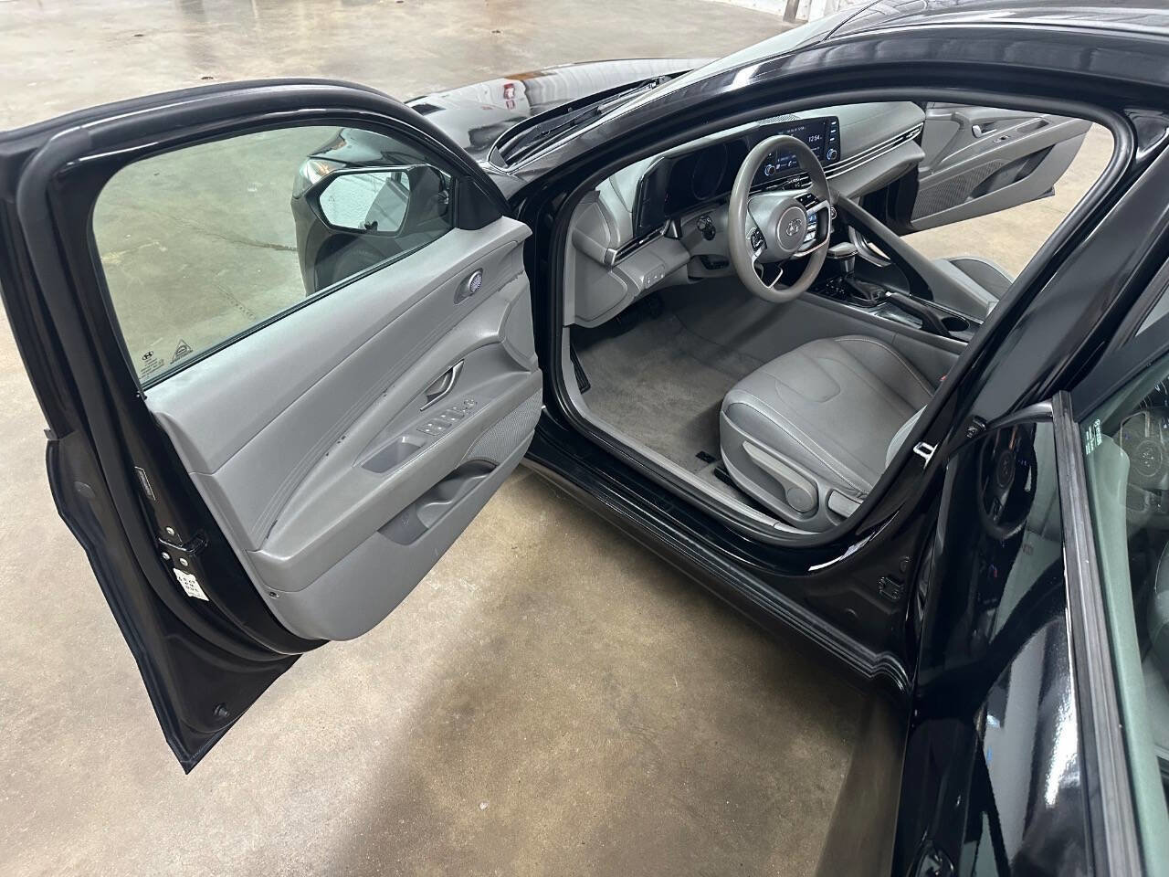 Used 2021 Hyundai Elantra SEL image 12