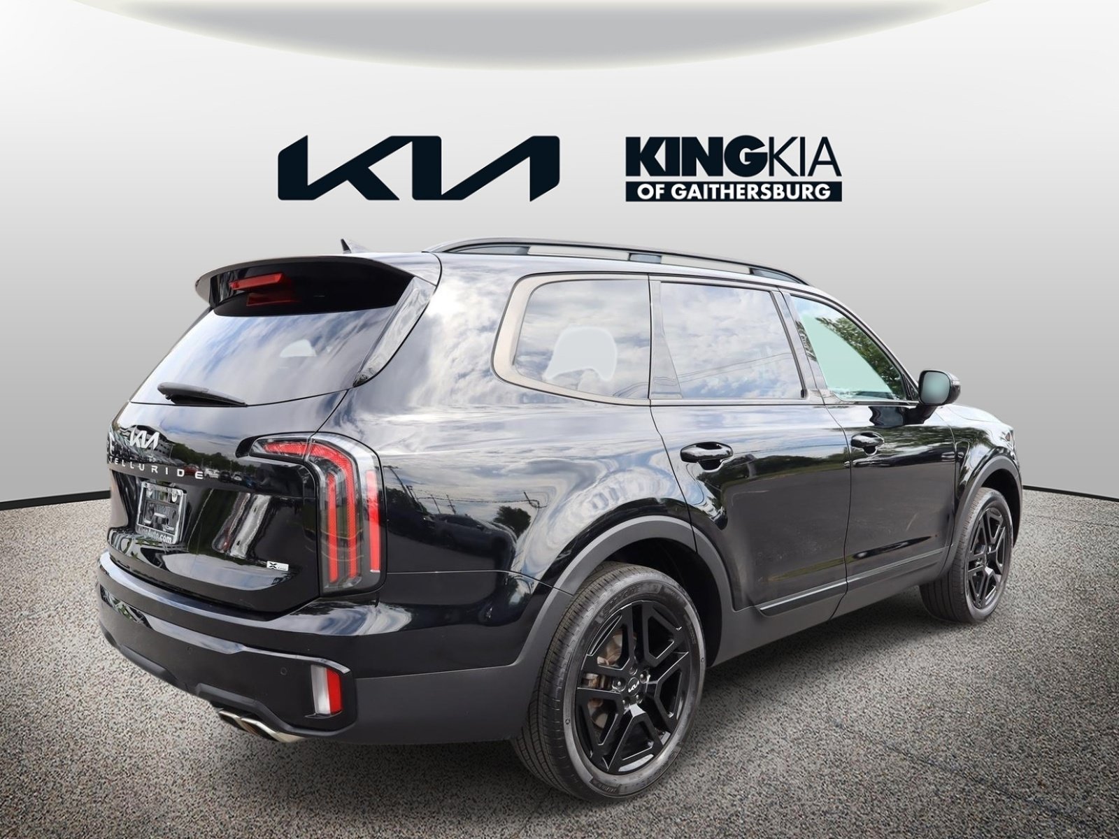 Used 2024 Kia Telluride SX X-Line AWD/4WD image 3