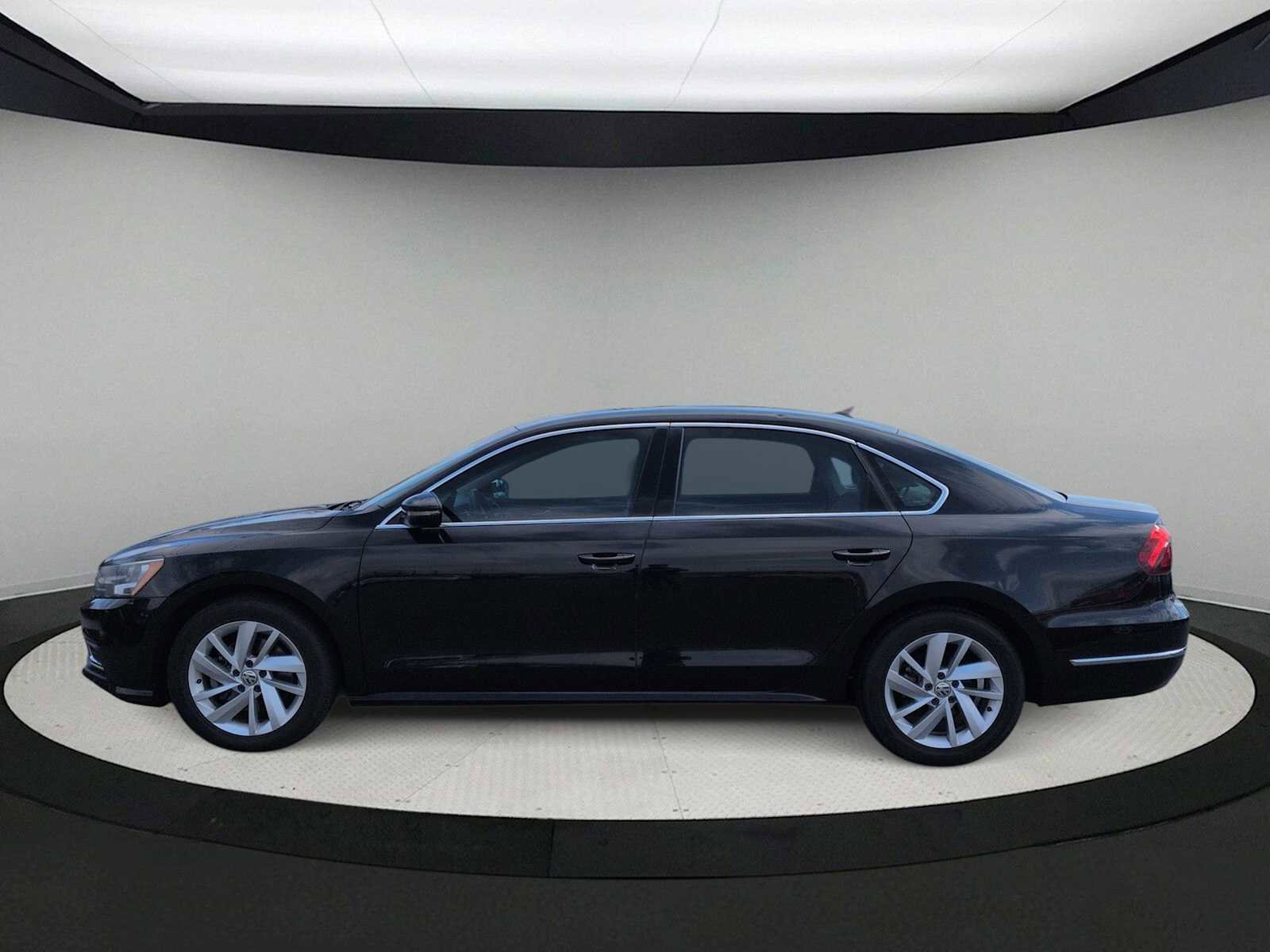 Used 2018 Volkswagen Passat 2.0T SE image 5
