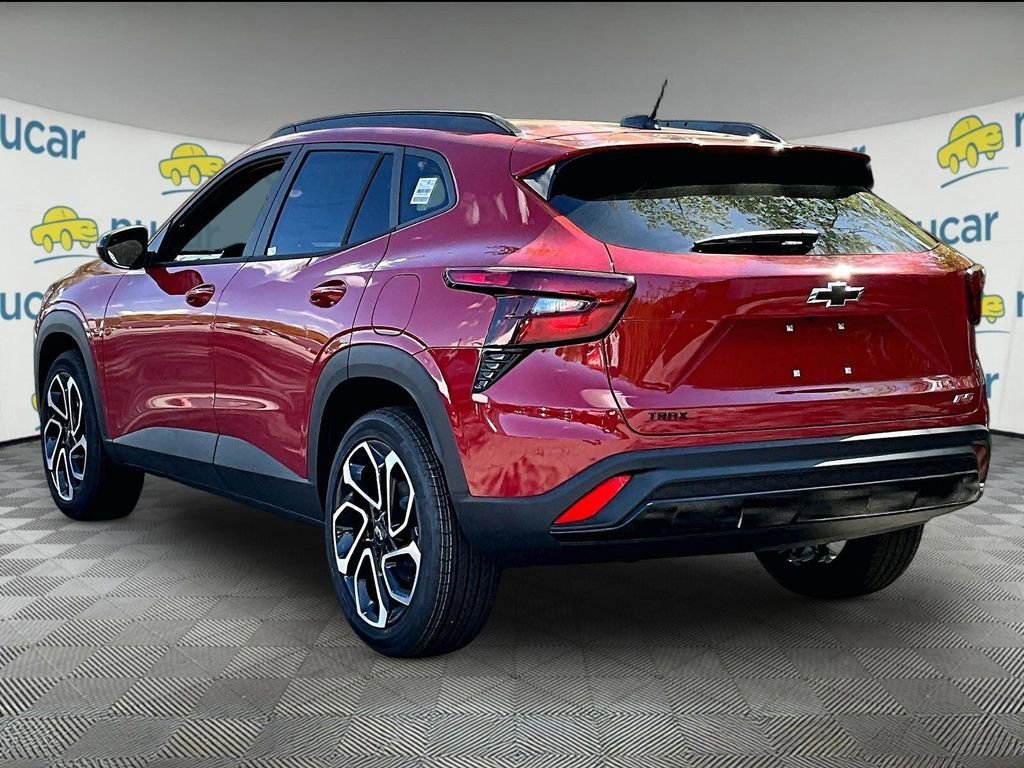 New 2026 Chevrolet Trax RS w/ Sunroof Package FWD image 5