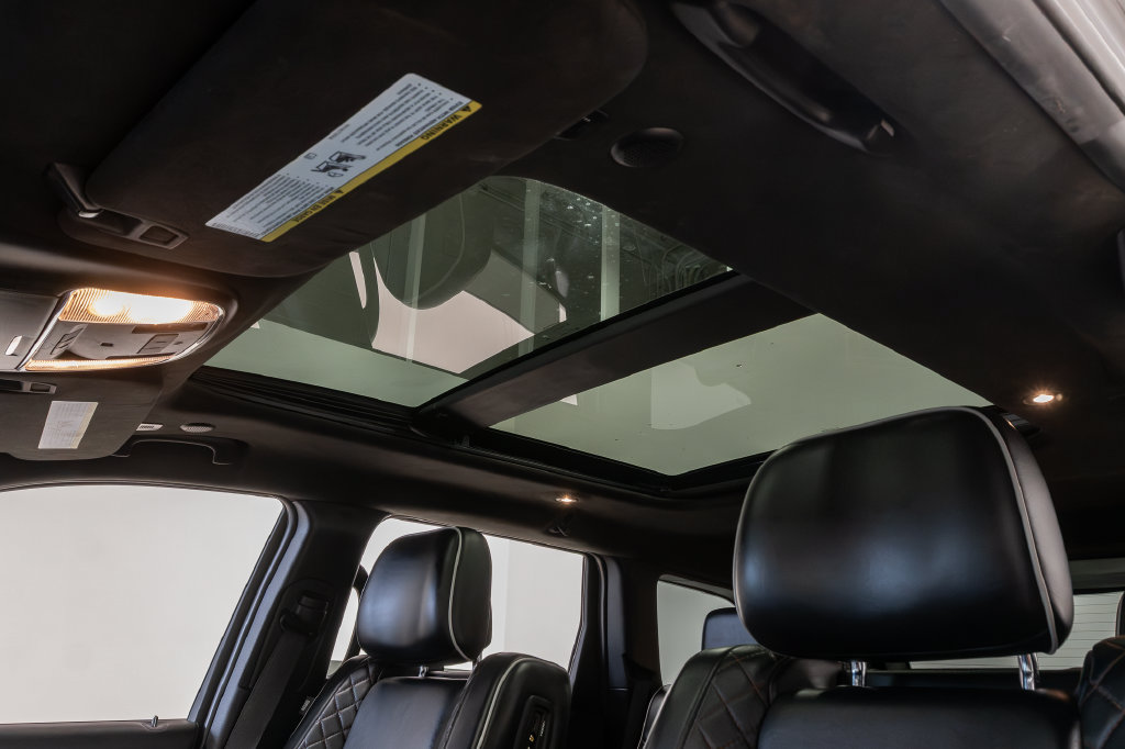 Used 2019 Jeep Grand Cherokee Summit AWD/4WD image 9