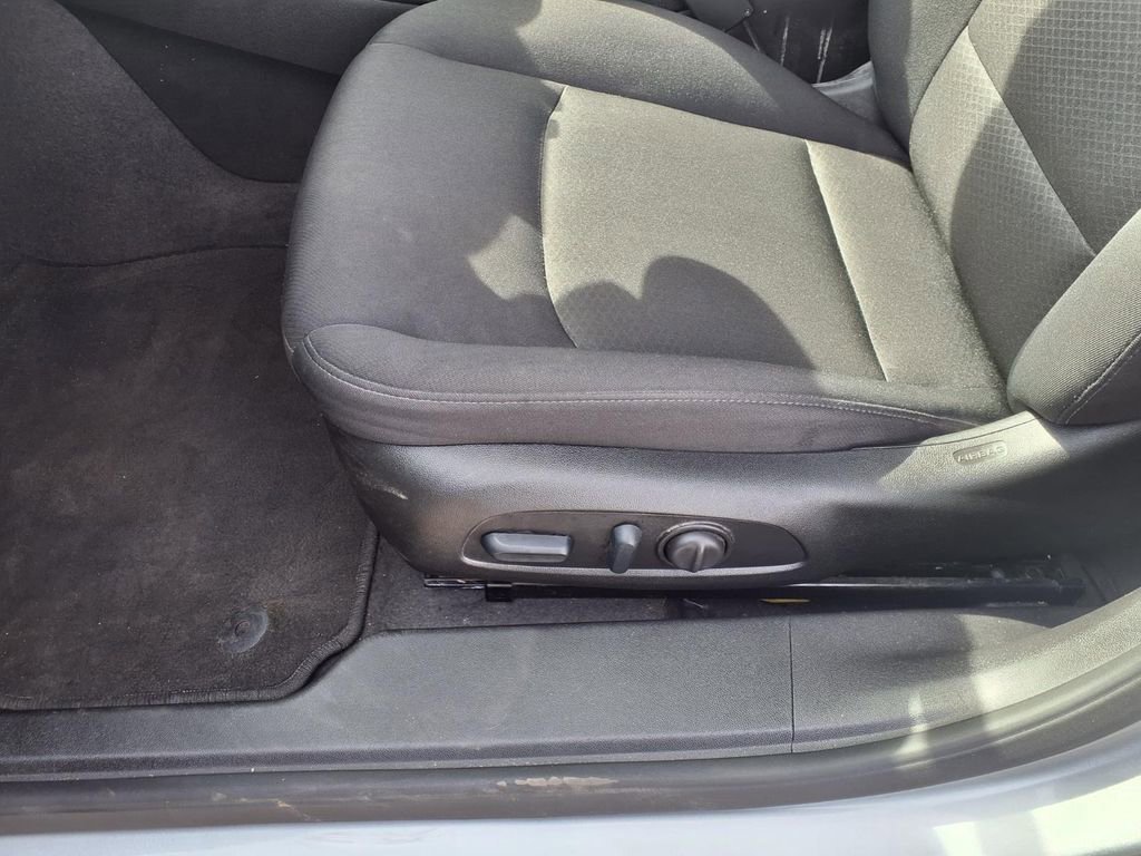 Used 2024 Chevrolet Malibu LT image 21