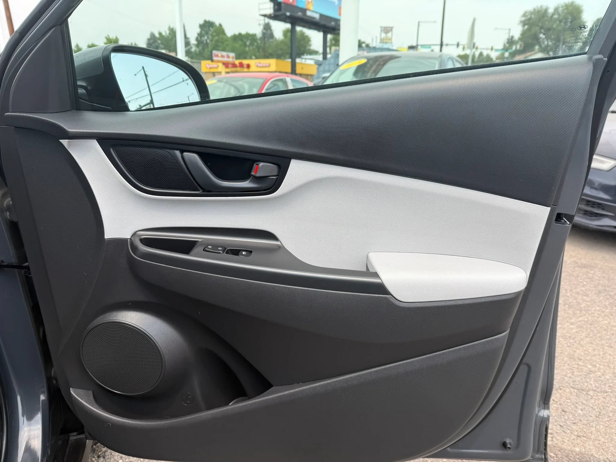 Used 2023 Hyundai Kona SEL AWD/4WD image 17