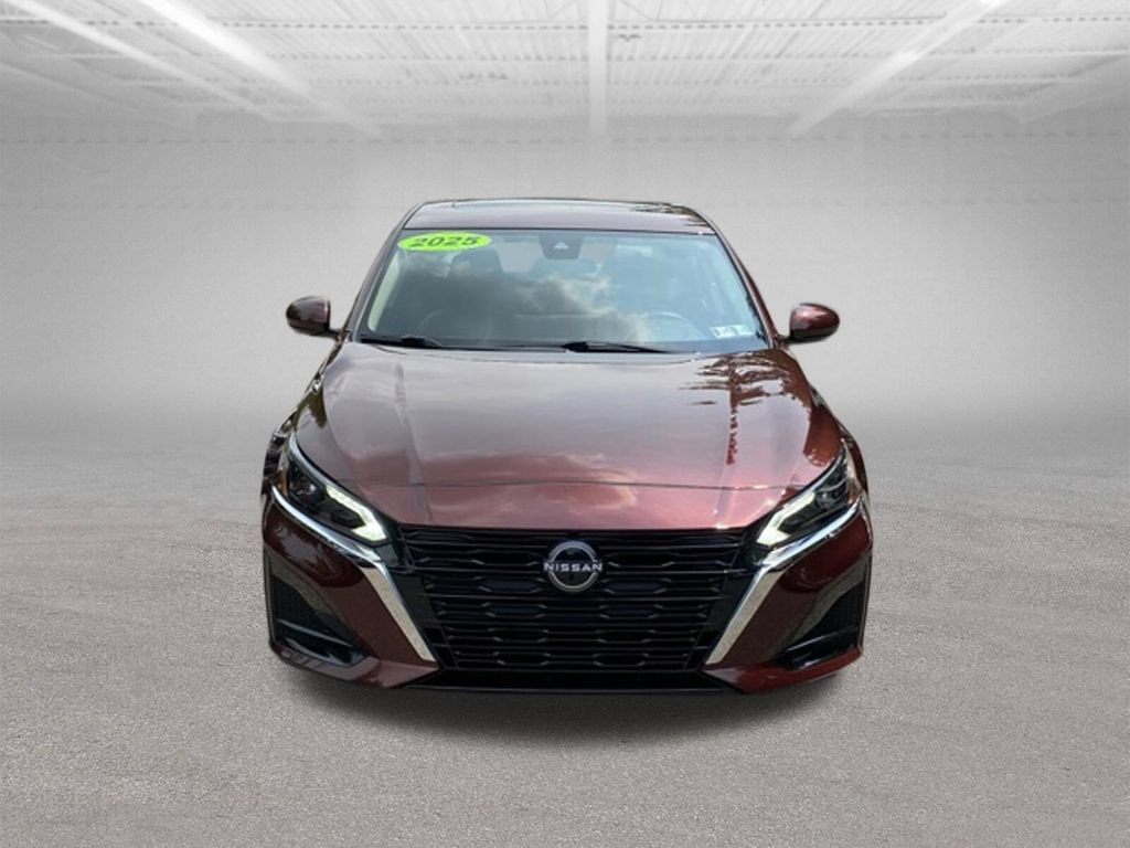 Used 2025 Nissan Altima 2.5 SL AWD/4WD image 9