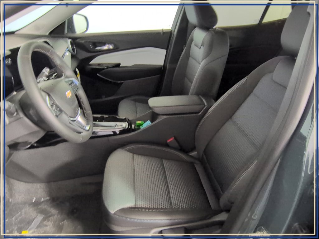 New 2026 Chevrolet Trax LT w/ Driver Confidence Package FWD image 12