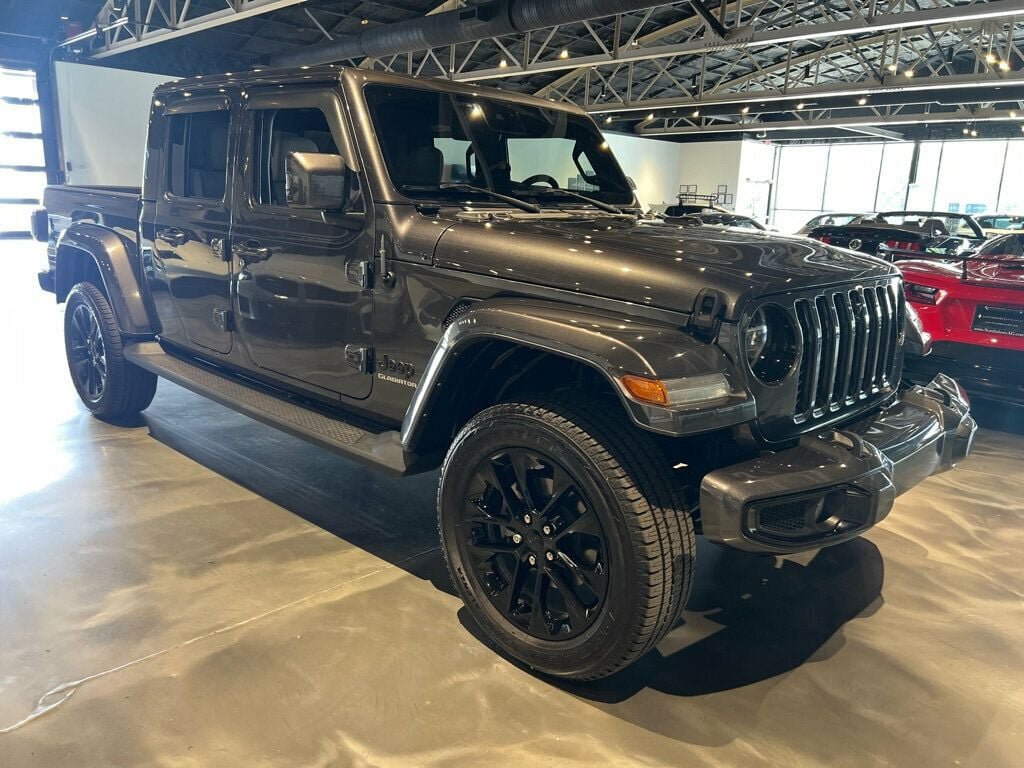 Used 2021 Jeep Gladiator Overland AWD/4WD image 3