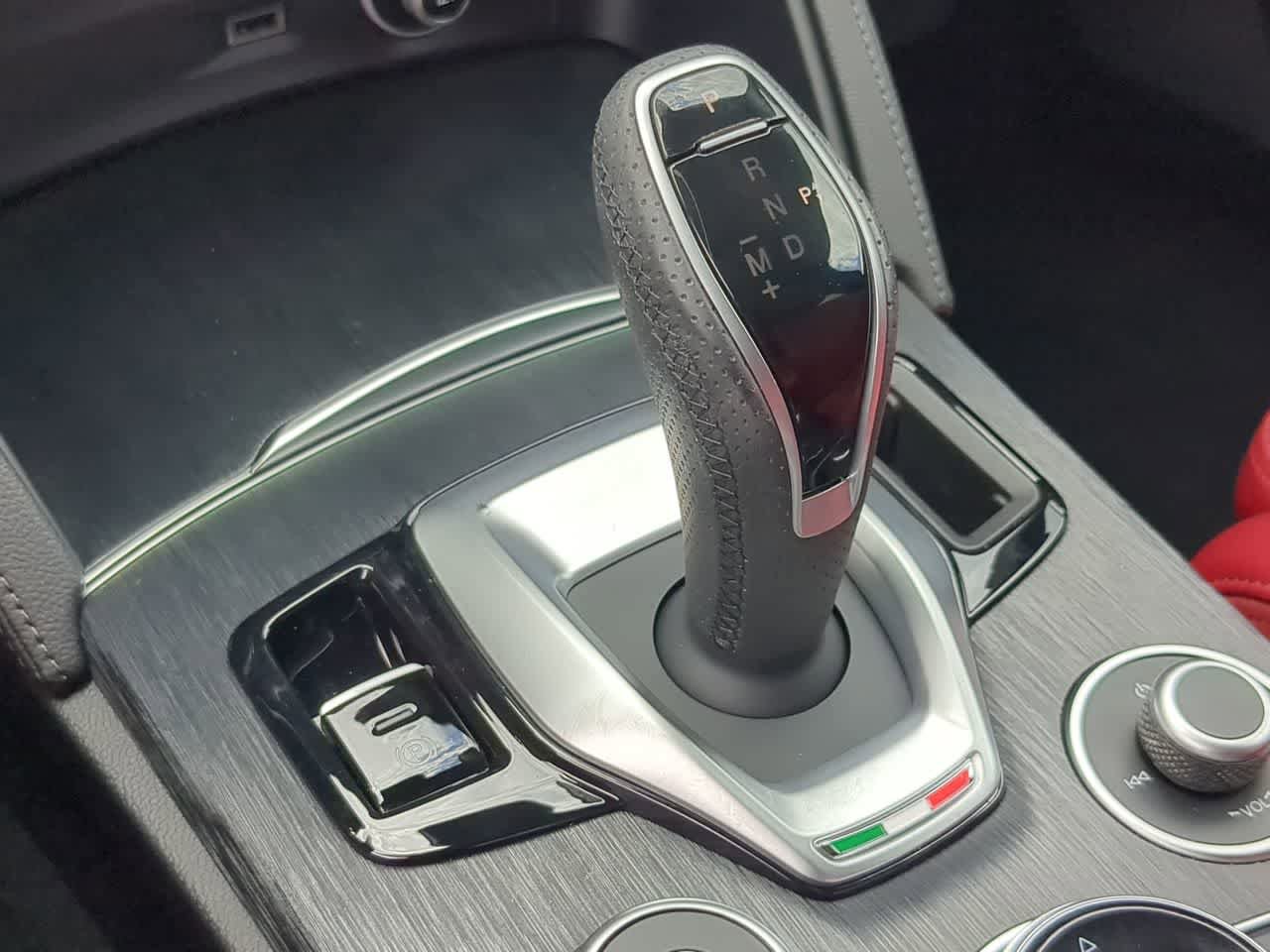 Used 2023 Alfa Romeo Stelvio Sprint AWD/4WD image 34