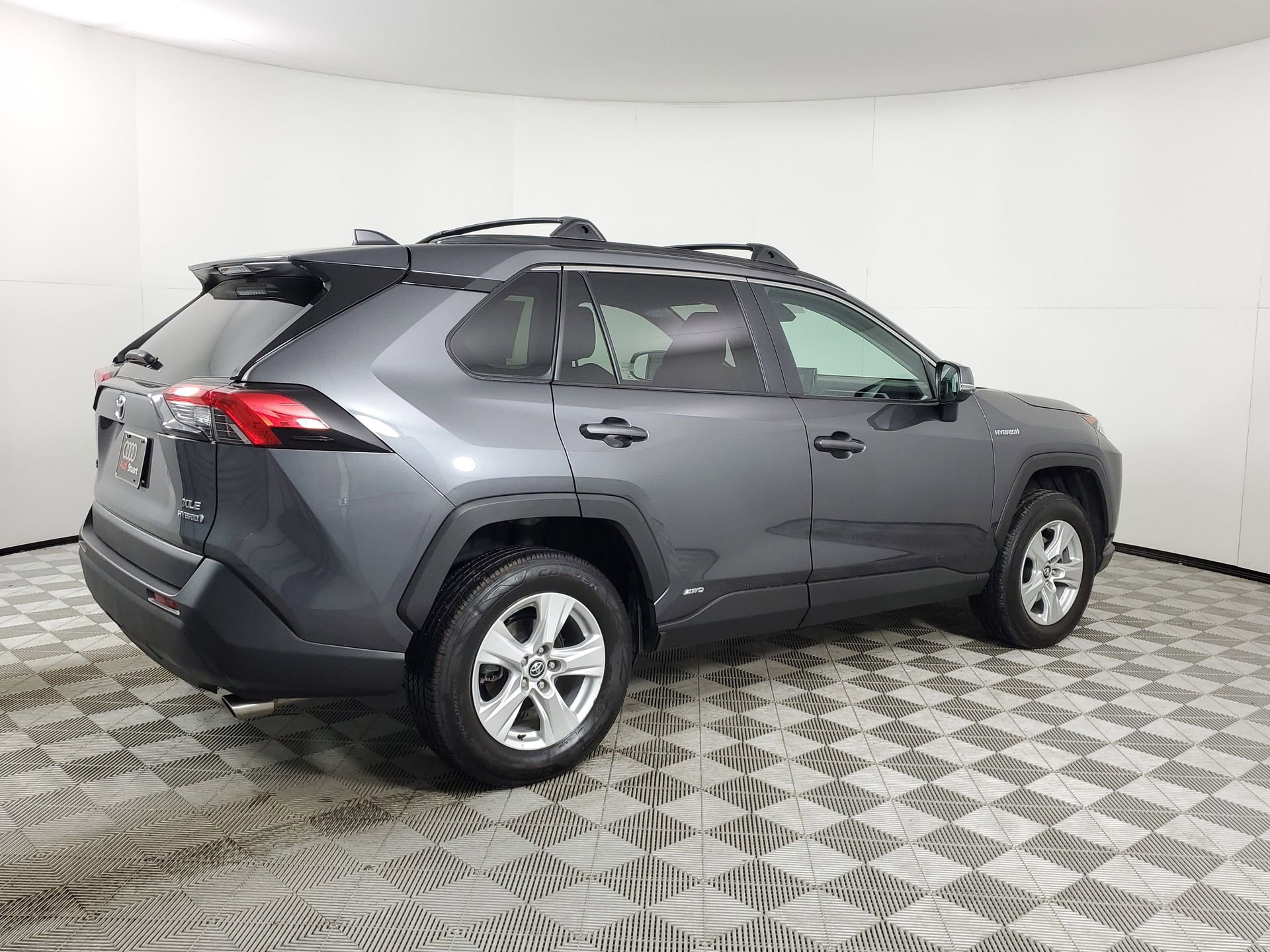 Used 2021 Toyota RAV4 XLE w/ Convenience Package image 11
