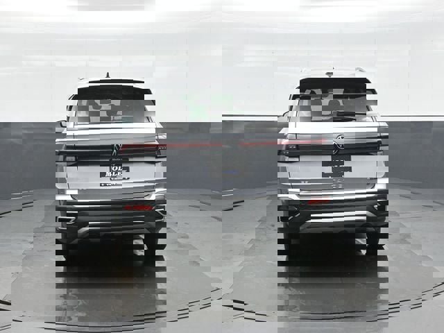 New 2026 Volkswagen Taos SE image 6